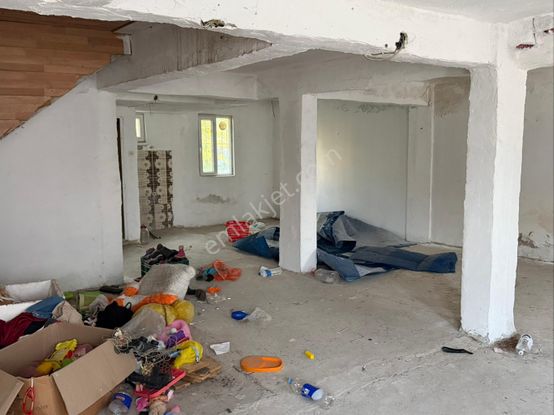 Apart Fiyatına Kınıklı Asmalıevlerde Satılık Tek Katlı Ev