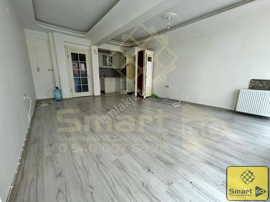 Çınarlı'da Ferah 1+1 Satılık Daire