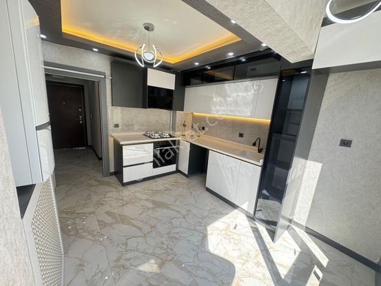 Yılmaz Gayrimenkulden Ultra Lüks Ful Yapılı Ara Kat Kacırılmayacak 3+1 Fırsat Dairesi