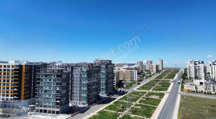 Rota Emlaktan Satılık 3+1 Site İçerisinde Park Cepeli