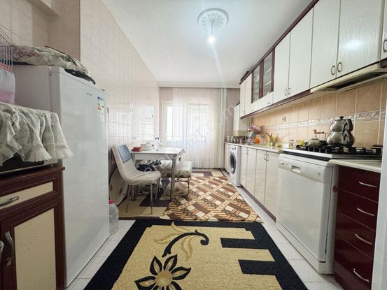 Kalcik Emlak'tan Azmi Hicret Camii Yakını Ara Katta Yaılı 3+1