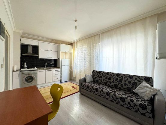 Çiğli Efesus Outlet Yakını Eşyalı 1+1 Satılık Daire