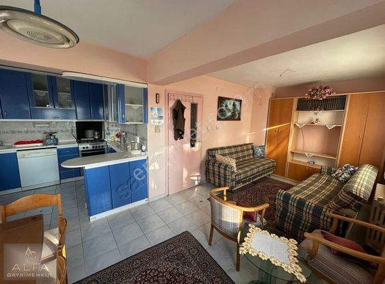 Batıkent Mahallesinde 5+1 3 Katlı Müstakil Bahçeli Ev Satılık