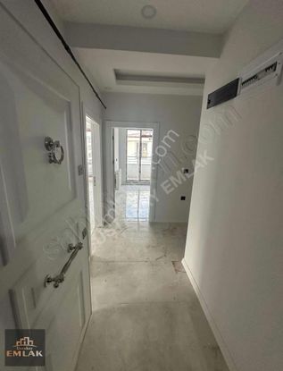 Ustabay Emlaktan Üniversite Karşısında Satılık 2+1