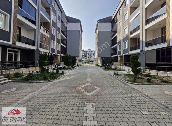 Ön Emlaktan Burhaniye Kocacami M Merkeze Yakın Kiralık 2+1 Daire