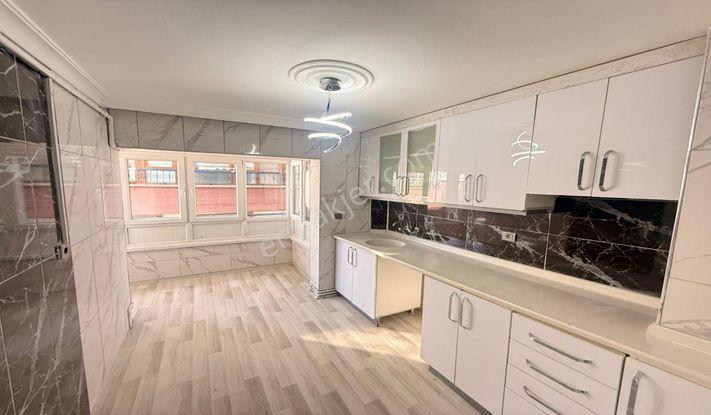 Bademlik Cadde Üzeri 3+1 Kat Konumunda Altı Daire Güney Cephe