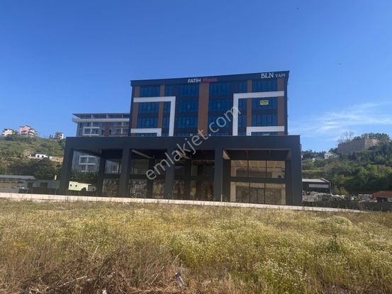 Masaj-spa-güzellik Merkezi-kuaför-protez Tırnakçı Olmaya Müsait