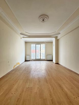 Esenyurt Bağlarçeşme Merkezi Konumda Acil Fiyatlı Satılık 3+1 Geniş Daire