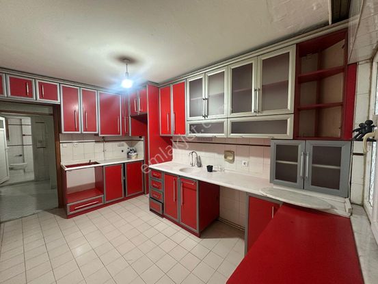 Mimar Sinan Caddesi'nde Kiralık 3+1 Daire