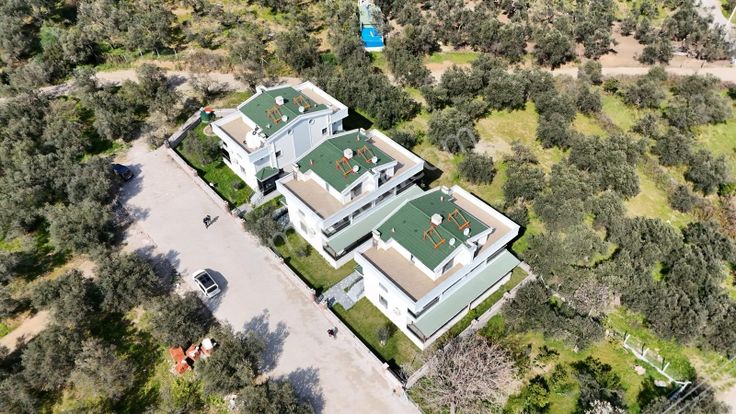 Kerim'den Altınoluk Satılık 3+1 Müstakil Bahçeli Sıfır Lüx Villa