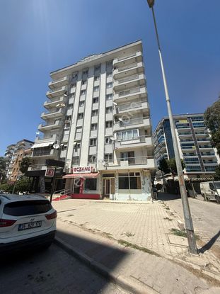 Karşıyaka Soğukkuyu'da Satılık Dükkan