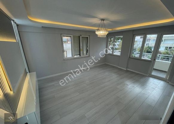 Kent'ten Satılık Akçay Altınkumda Pazar Sokağında Ön Cephe Denize 200mt 2+1 Daire