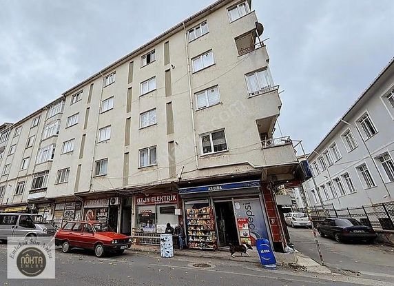 Nokta Emlak'dan Satılık 3+1 Okul Yanı Fırsat Daire!