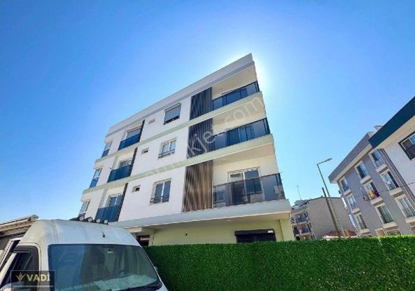 Kuşadası Davutlar'da Satılık Sıfır Asansörlü 2+1 Daire