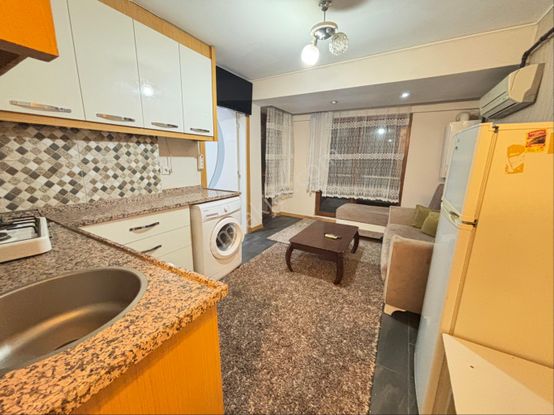 Pelitbağ'da 1+1 (faturalar Dahil) Ara Kat (balkonlu)