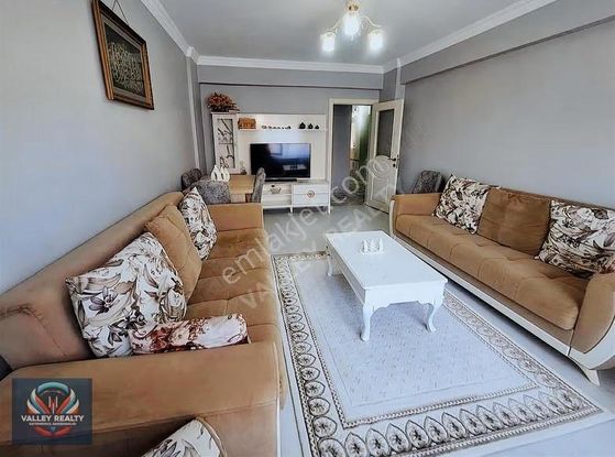 Valleyden Şeyhsinan Mahallesinde Satılık Ferah 2+1 Daire !