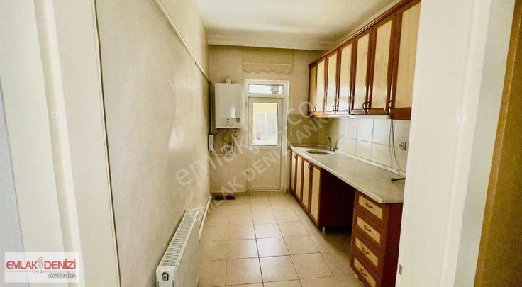 Emlak Denizi'nden Dikmen Cadde Yakını Satılık Daire