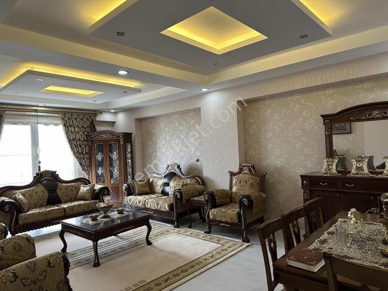 Sürer Emlak`tan Satılık 4+1 Daire`miz 240 M2 Kat 11