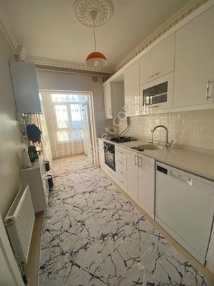 Sürer Emlak`tan Satılık 2+1 Daire`miz Ayrı Mutfaklı Ve Ara Katta