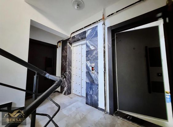 Halıdere Yalı Evlerinde Denize Sıfır Eşsiz Konumda 2+1 Daire