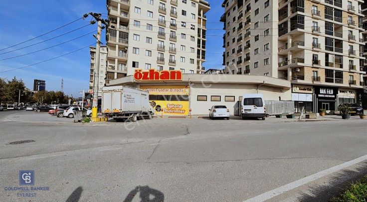 Ata Bulvarında Kullanışlı Kiralık Dükkan