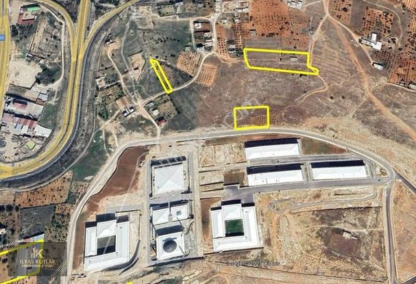 Kalyoncu.üni Dibinde Satlık 888m2 A2 Villa Arsası