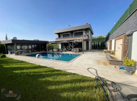 Burç Esentepe'de Bir Çok Konfor Özellikli 820m2 Villamız Satışda