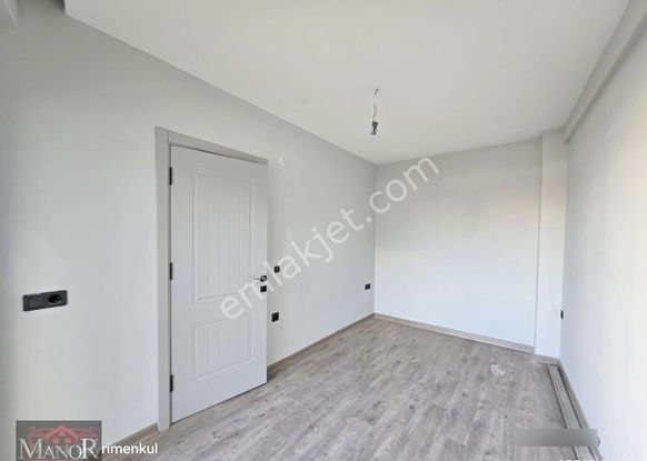 Kuşadası Davutlarda Yeni Binada 2+1 Bahçe Katı Daire