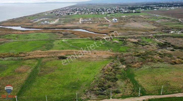 Remax Canbek Tarba Çeşmealtı 302 M2