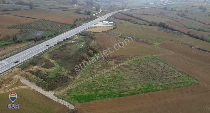 Remax İlknur -ümit Doğan Dan Adapazarı Karadere De Satılık Tarla