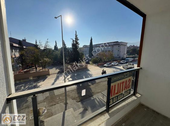 Ecz Gayrimenkul Den Satılık 2+1 Daire Yenice Mh Alaşehir