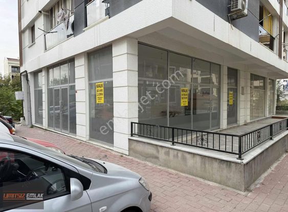 Muradiye'de | 72 M2 + 30 M2 | Köşe Ferah Dükkan