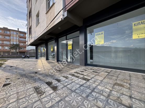 A-k Emlaktan Çift Ve Cadde Cephe 92 M2 Lüx Kiralık Dükkan
