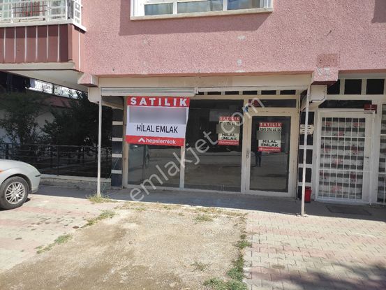 Karapürçekte Satılık Dükkan Cadde Yanı 80 M2 Lokanta Bacası Ruhsatlı