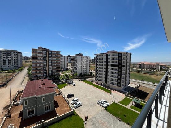 Kardelen Mah. Üniversite Yolu Üzerinde Satılık Daire