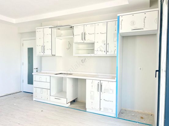 Yükselden Kadıköyde Ön Cephe Doğalgazlı Geniş Sıfır 1+1 Daire