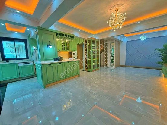 Uytundan Yenimahalle'de Denize 50 Metre Ultra Lüks 5+1 Villa