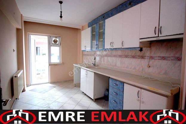 Emre Emlak'tan Selçuklu'da Site İçi Katta Çift Balkonlu Satılık 3+1 Daire