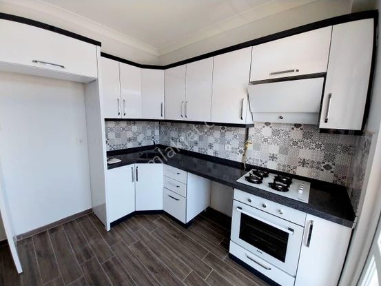 Yükselden Kadıköyde Geniş M2 Ayrı Mutfak Lüx Ebevyn Banyolu 2+1