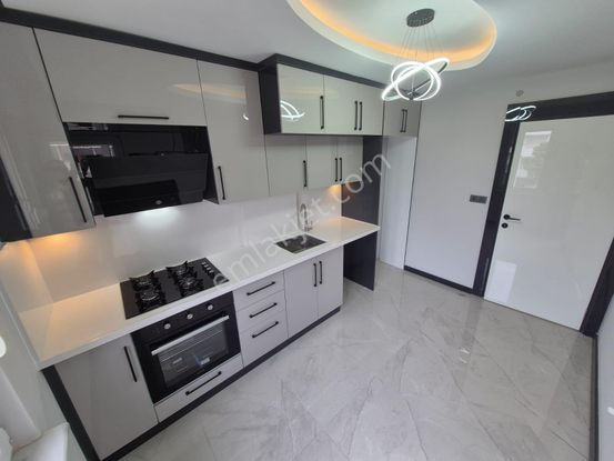 Poyraz Gayrimenkul'den Altınkum'da Satılık Deniz'e 50m Arakat 2+1 Daire