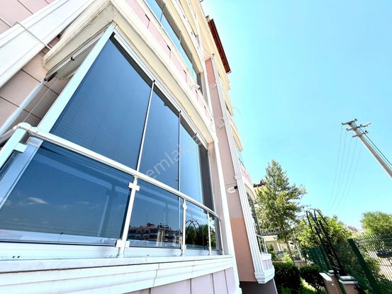 Yükselden Akçay'ın Kalbinde Ara Kat Yeni Bina Satılık 3+1 Daire