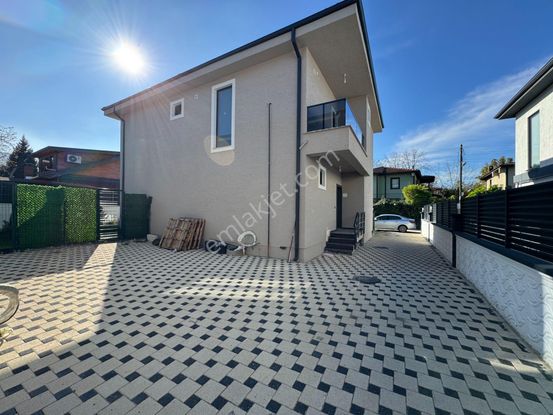 Sapanca’da 296 M2 Arsa Paylı Satılık Müstakil Villa….