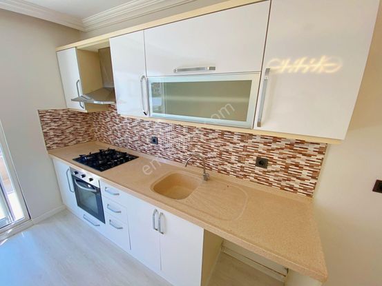 🌀gültaş Emlaktan Akçay İkizçayda Satılık 1+1 Asansörlü Ara Kat Daire