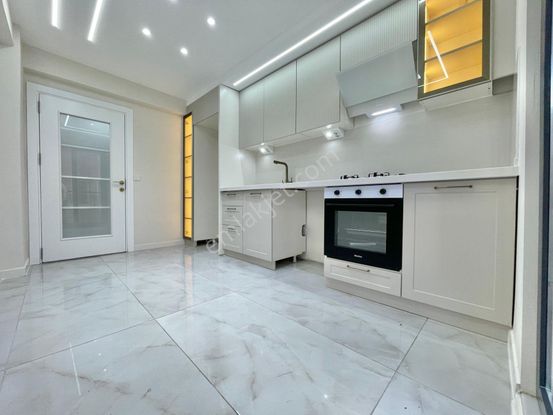 Berkay Demirel'den Akçayda Denize 200 Metre Full Lüks 3+1 Daire