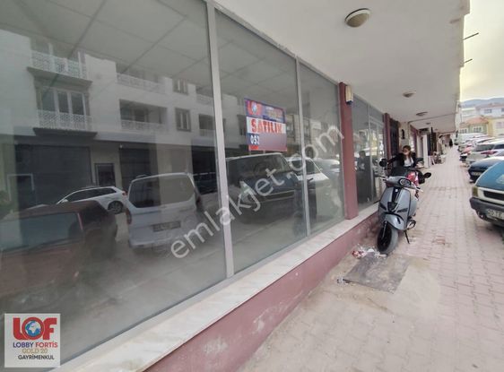 Lobby Fortisten Buldan Çarşı İçinde 120 M2 Satılık İşyeri