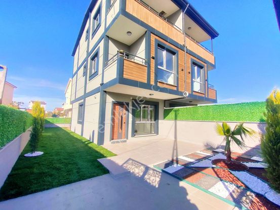 Kartallar'dan Merkezi Konumda Saray Yavrusu 4+1 Villa