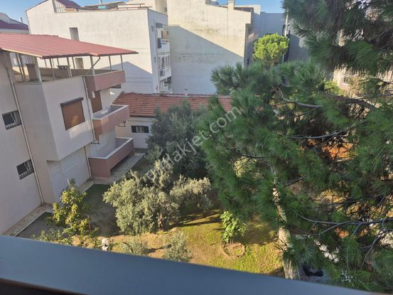 Kuşadası Davutlar Merkezde 1+1daire