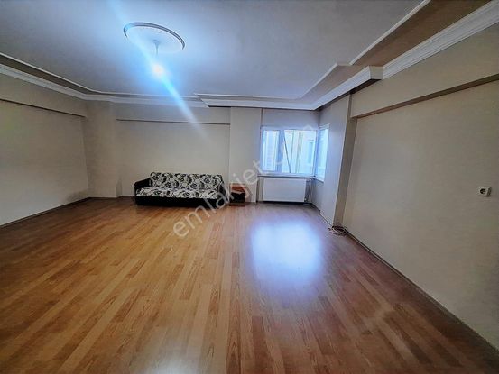 Mehmetoğlu Gayrimenkulden Reşadiye Mah.2+1 Kiralık Daire