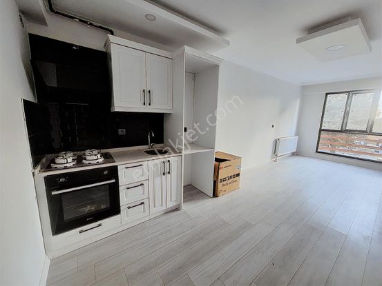 Mehmetoğlu Gayrimenkulden Kumyol Caddesinde 1+1 Satılık Daireler