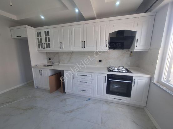 Mehmetoğlu Gayrimenkulden Cemal Gürsel Bulvarına Cephe 2+1 Sıfır